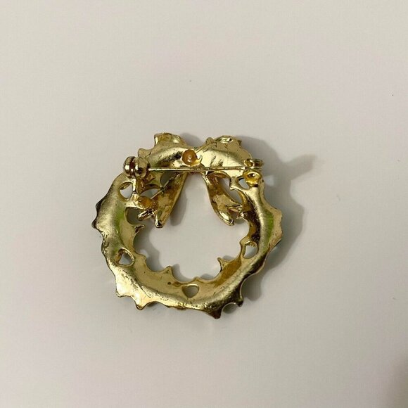 Vintage Christmas Holly Wreath Brooch Pin - Picture 7 of 15